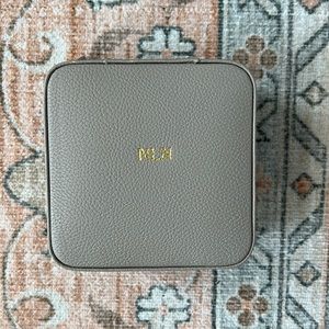 Leather jewelry organizer